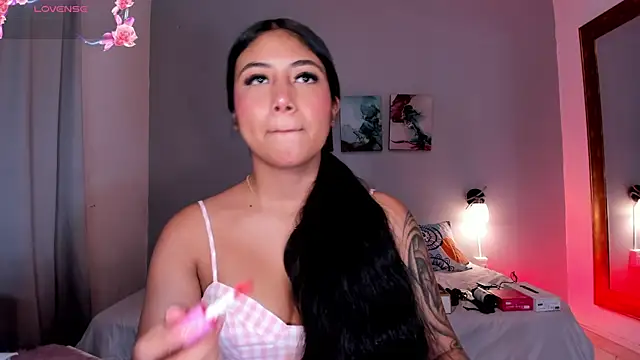 KimTaylorW online show from 07-17-26, 03:04