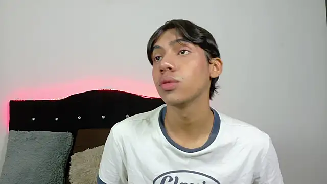 Eros Lux online show from 07-17-26, 12:46
