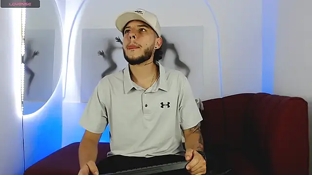 Snapshot of luxesmith chatting on 02-26-26, 12:21 luxesmith online show from 02-26-26, 12:21