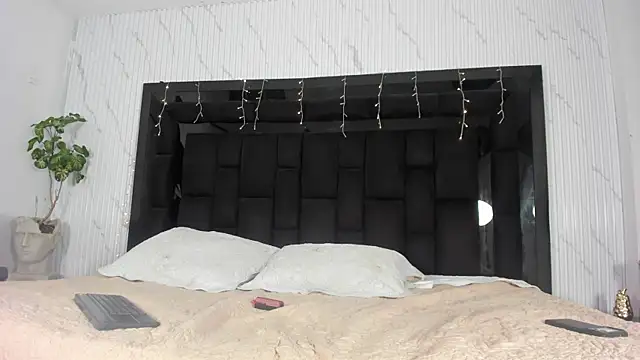 DylanRoyce  online show from 04-15-26, 01:04