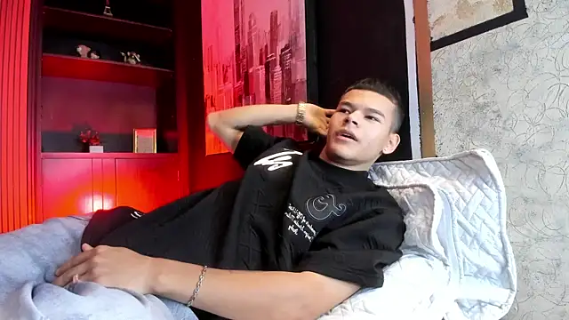 DylanRoyce  online show from 04-03-26, 12:44