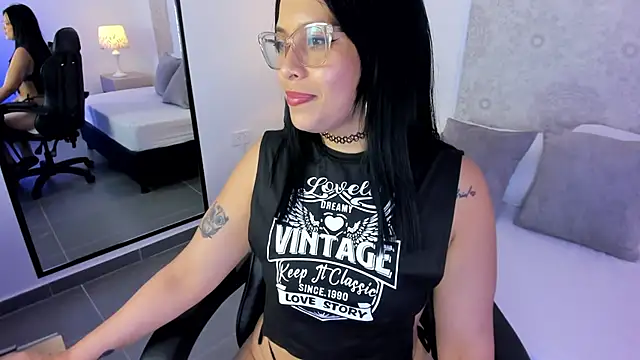 danielle williams  online show from 03-06-26, 11:11