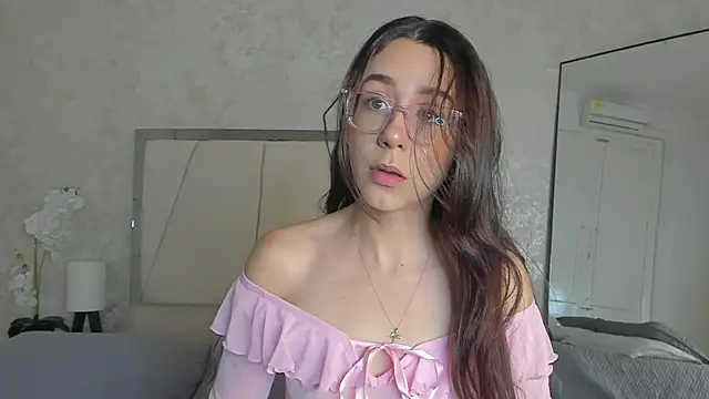 Snapshot of Arii_wilde chatting on 05-15-26, 12:03 Arii wilde online show from 05-15-26, 12:03