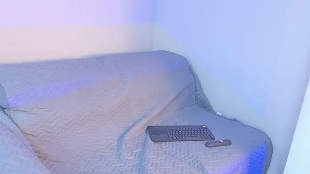 Laila-Miller online show from 04-18-26, 04:15