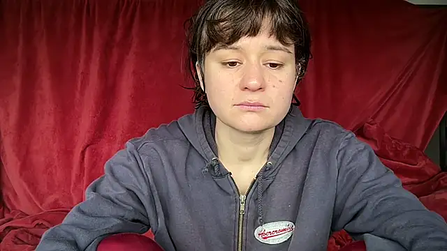 Snapshot of Elena_is chatting on 06-08-26, 10:32 Elena is online show from 06-08-26, 10:32