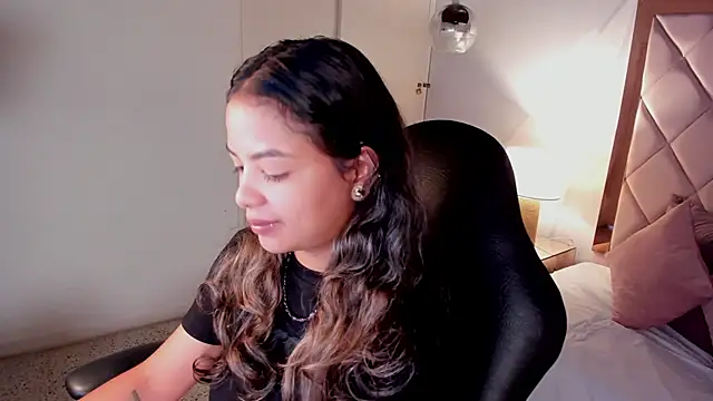 dulce lyraa1 online show from 06-03-26, 04:46