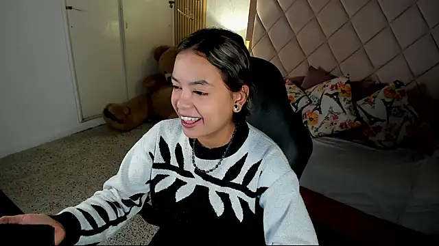 dulce lyraa1 online show from 07-16-26, 03:58