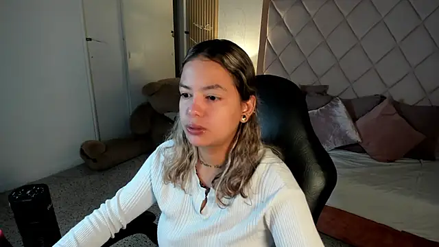 dulce lyraa1 online show from 07-25-26, 04:09