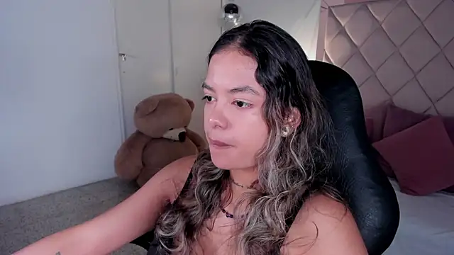 dulce lyraa1 online show from 03-19-26, 04:45