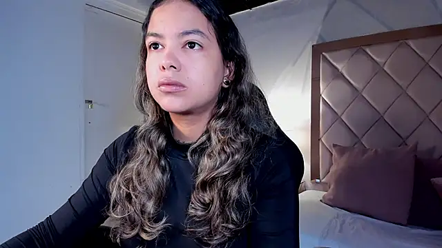 dulce lyraa1 online show from 04-07-26, 04:25