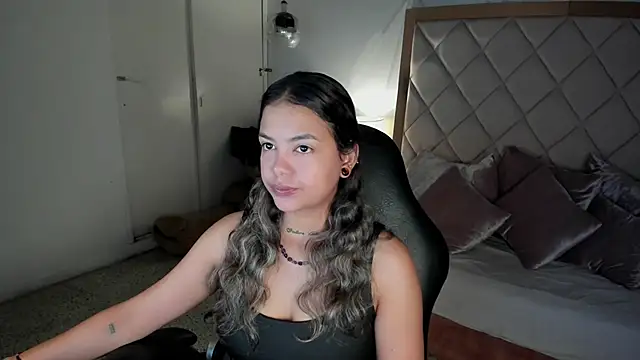 dulce lyraa1 online show from 06-17-26, 04:01