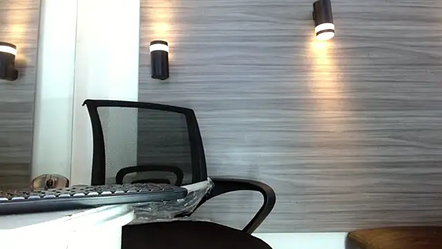 Snapshot of Hollmanhot chatting on 06-21-26, 07:41 Hollmanhot online show from 06-21-26, 07:41