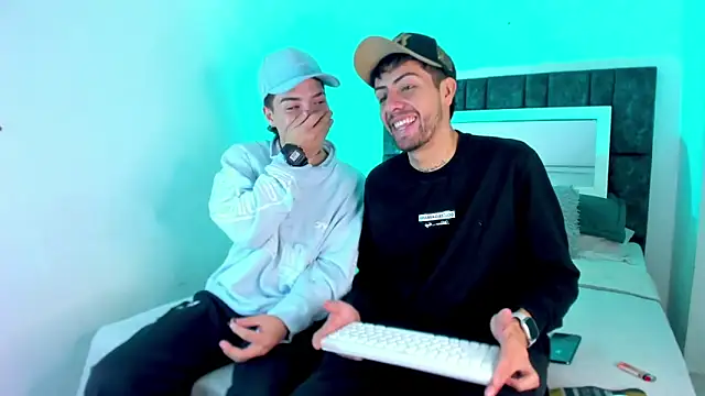 alex and christhoper online show from 03-10-26, 11:20