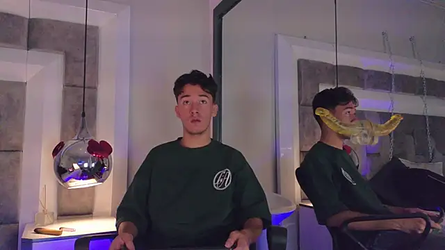 Austin Reedss online show from 04-12-26, 12:19