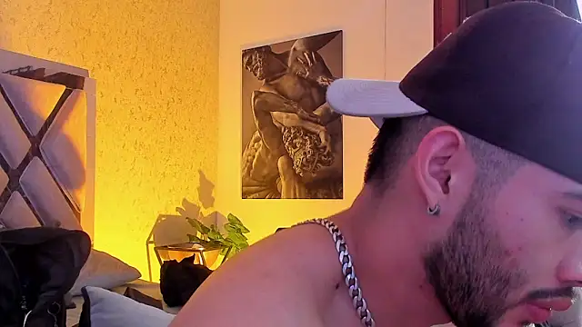 Snapshot of Vincentblack chatting on 04-18-26, 05:21 Vincentblack online show from 04-18-26, 05:21