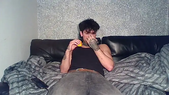 Snapshot of SNAKEARM chatting on 02-27-26, 10:48 SNAKEARM online show from 02-27-26, 10:48