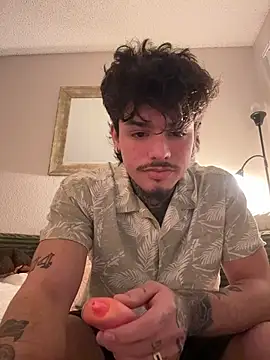 Snapshot of SNAKEARM chatting on 03-02-26, 08:21 SNAKEARM online show from 03-02-26, 08:21