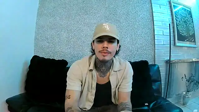 Snapshot of SNAKEARM chatting on 03-02-26, 09:11 SNAKEARM online show from 03-02-26, 09:11