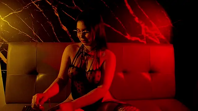 Snapshot of venus_laurent chatting on 02-24-26, 10:05 venus laurent online show from 02-24-26, 10:05