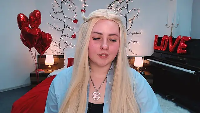 Snapshot of Hennessy_bunny chatting on 02-26-26, 08:09 Hennessy bunny online show from 02-26-26, 08:09