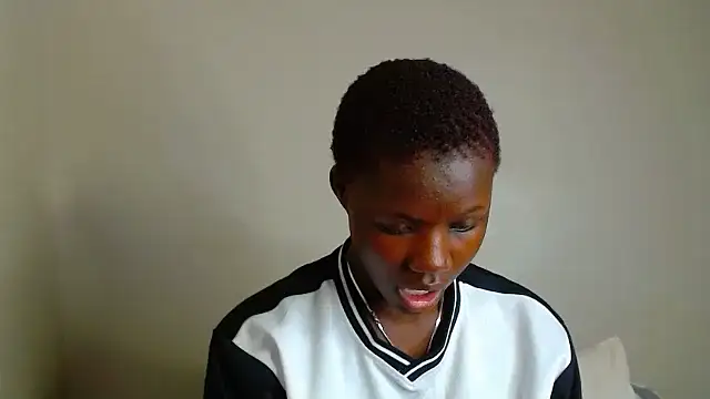 Snapshot of Melanin07 chatting on 05-21-26, 07:44 Melanin07 online show from 05-21-26, 07:44