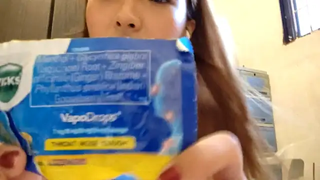 Snapshot of EllieCoconut001 chatting on 06-18-26, 10:20 EllieCoconut001 online show from 06-18-26, 10:20