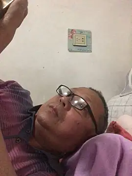 yaocaobi8 online show from 04-11-26, 01:15