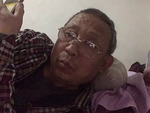 yaocaobi8 online show from 03-18-26, 01:13