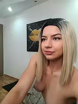 Snapshot of DaisyLuvsYou_ chatting on 07-12-26, 04:57 DaisyLuvsYou online show from 07-12-26, 04:57