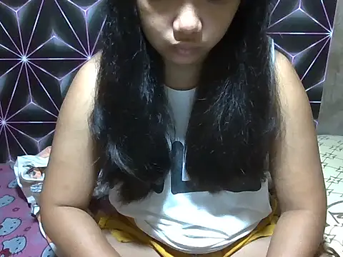 Snapshot of Flowerbebe chatting on 04-22-26, 06:14 Flowerbebe online show from 04-22-26, 06:14