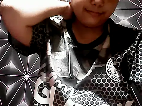 Snapshot of Flowerbebe chatting on 05-25-26, 01:21 Flowerbebe online show from 05-25-26, 01:21
