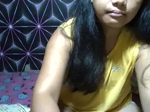 Snapshot of Flowerbebe chatting on 04-18-26, 07:58 Flowerbebe online show from 04-18-26, 07:58