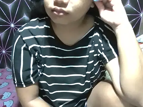 Snapshot of Flowerbebe chatting on 05-01-26, 06:02 Flowerbebe online show from 05-01-26, 06:02