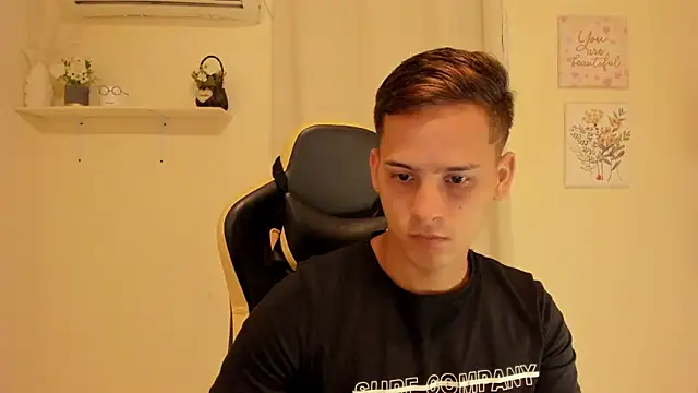 sexy andres01 online show from 06-05-26, 10:04