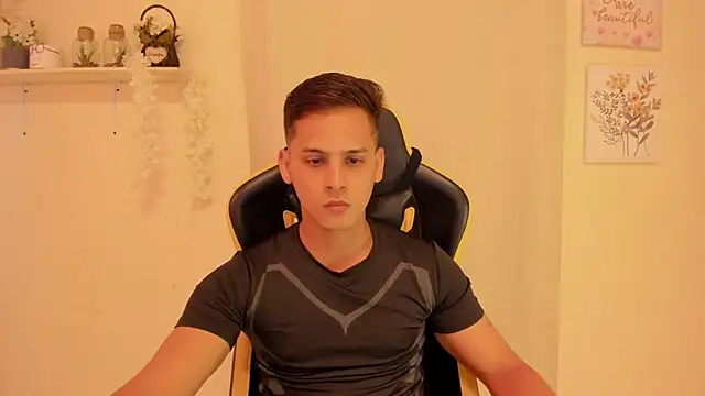 sexy andres01 online show from 04-29-26, 03:32