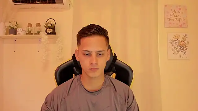 sexy andres01 online show from 05-10-26, 01:36