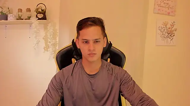 sexy andres01 online show from 05-06-26, 02:21