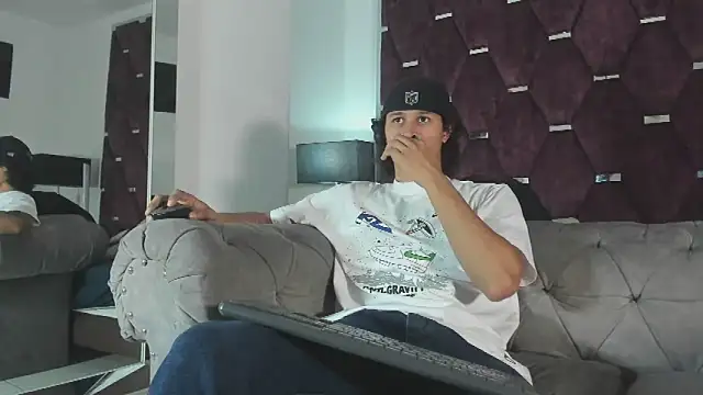 Snapshot of TonyBenedetti chatting on 05-06-26, 08:46 TonyBenedetti online show from 05-06-26, 08:46
