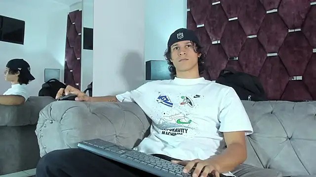 TonyBenedetti online show from 04-10-26, 10:06