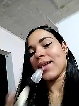 ValentinaSmith03 online show from 03-03-26, 01:40