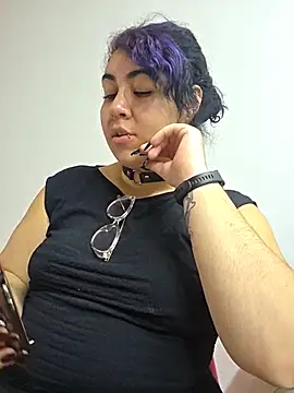 Snapshot of lilith_velvet_ chatting on 06-04-26, 02:00 lilith velvet online show from 06-04-26, 02:00