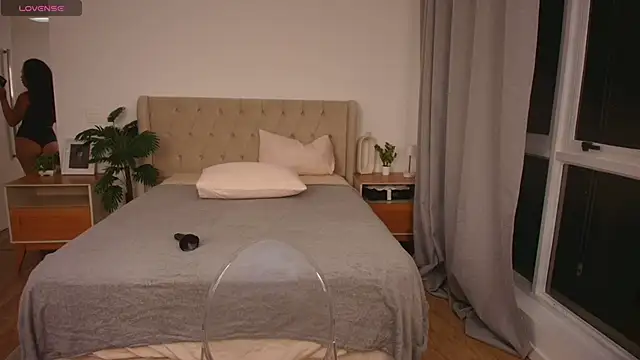 Sherry Longers online show from 04-13-26, 03:21