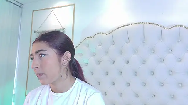 Sara funy online show from 07-24-26, 11:39