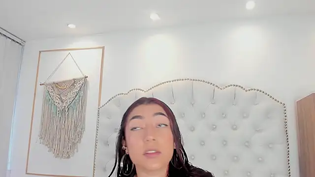 Sara funy online show from 04-09-26, 11:16