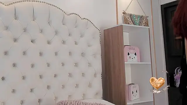 Snapshot of Sara_funy chatting on 02-24-26, 04:08 Sara funy online show from 02-24-26, 04:08