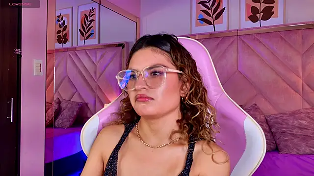 emilyjonesss  online show from 04-11-26, 08:45