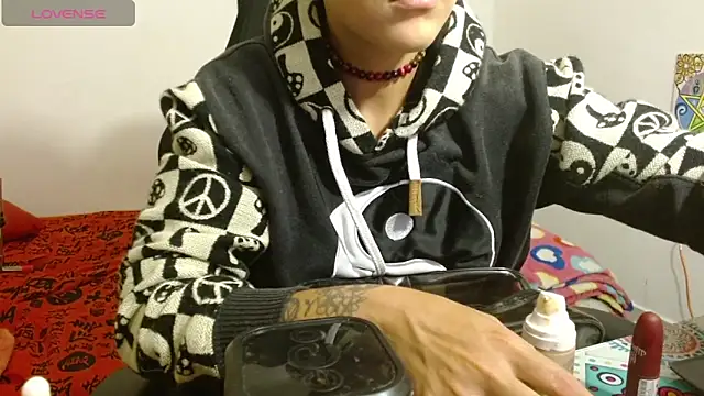 Divinejewel69 online show from 04-14-26, 09:58