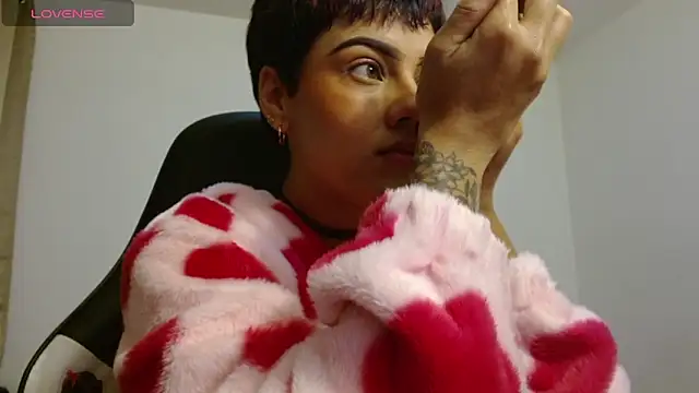 Divinejewel69 online show from 03-28-26, 07:53