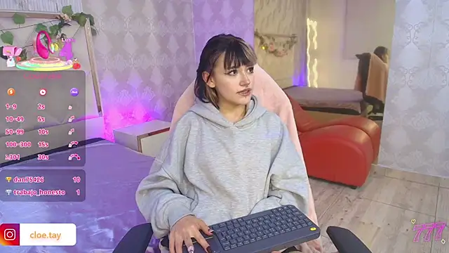 Snapshot of Cloee_tay1 chatting on 07-18-26, 11:30 Cloee tay1 online show from 07-18-26, 11:30