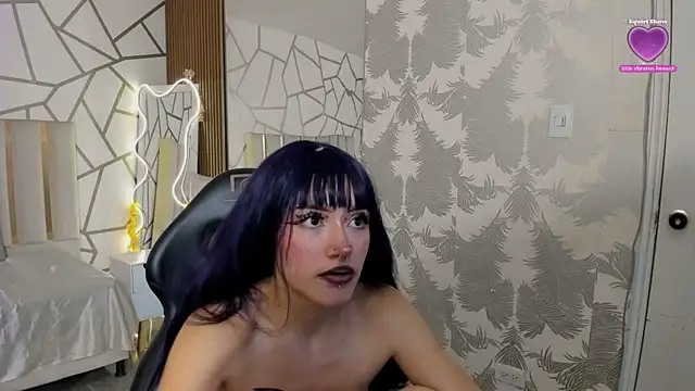 Snapshot of Cloee_tay1 chatting on 04-25-26, 12:02 Cloee tay1 online show from 04-25-26, 12:02